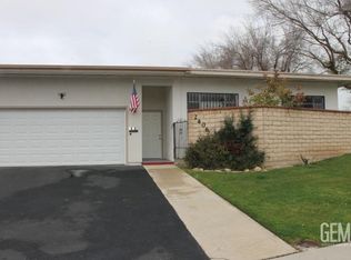 2406 Christmas Tree Ln, Bakersfield, CA