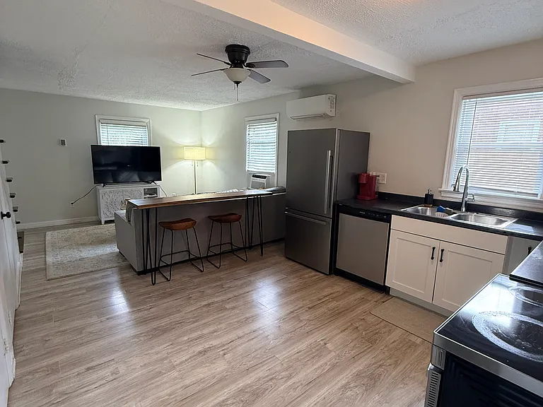1621 Brandon Ave SW #A — Photo 8