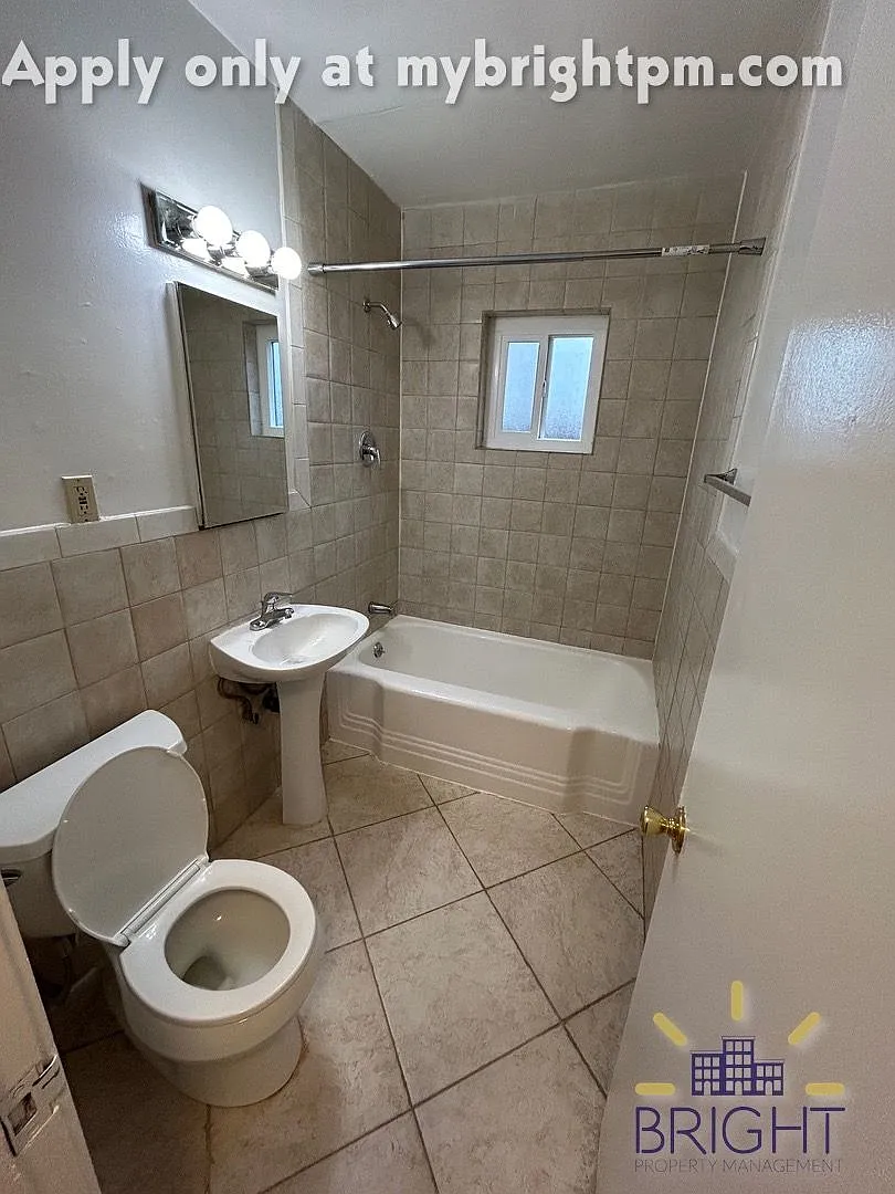 D Street Apartments — Photo 3