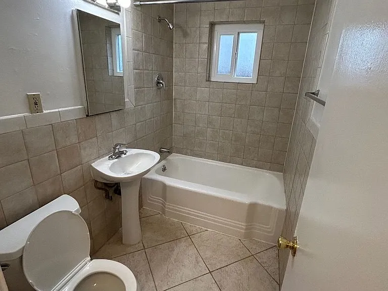 D Street Apartments — Photo 15