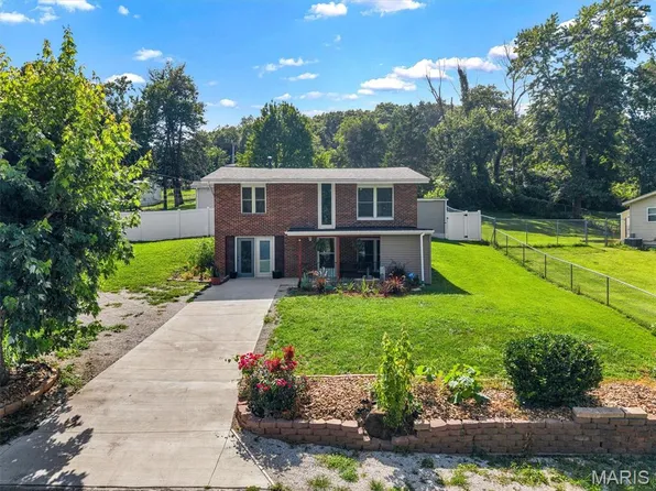 2845 Paula Ct, High Ridge, MO 63049