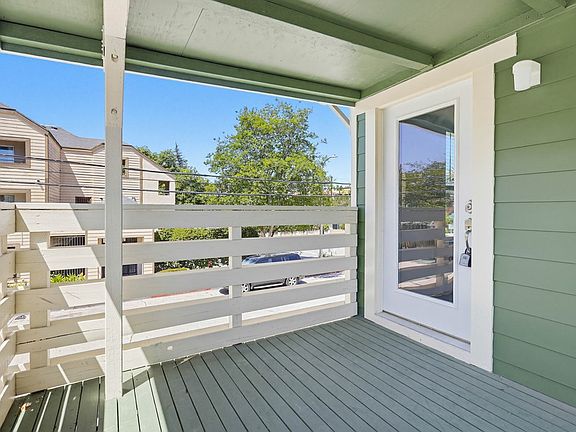 4th image of 1017 Riverine Ave #200