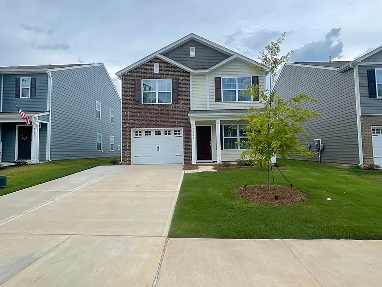 2039 Redstone Dr — Photo 1