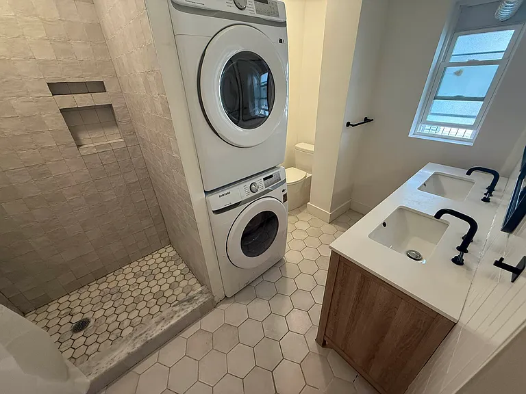 319 Fenimore St #2 — Photo 17