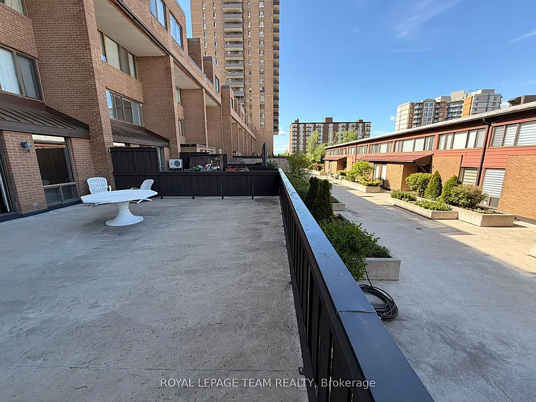 515 Saint Laurent Blvd #318 — Photo 19