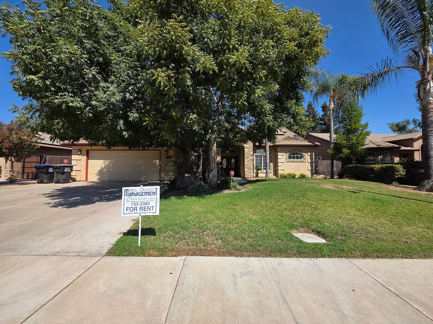 3 bedroom 2 bathroom in a desirable SE Visalia neighborhood! — Photo 2