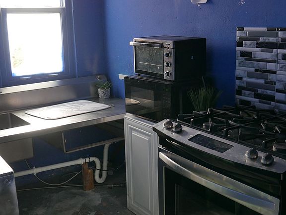 2nd image of 716 Orange Ave #3A