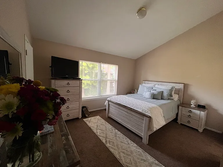890 Hunt Club Dr — Photo 13