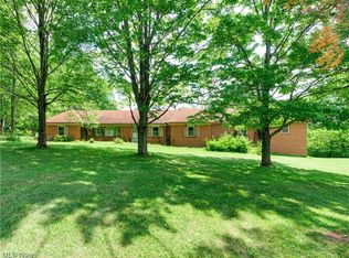 10447 Highland Dr, Brecksville, OH 44141