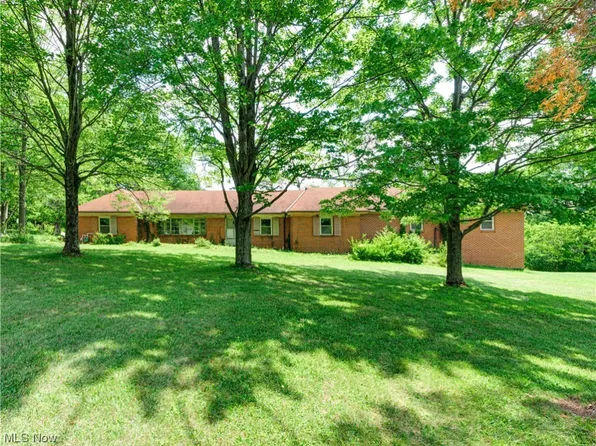 10447 Highland Dr, Brecksville, OH 44141