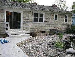 2nd image of 945 Pearl St