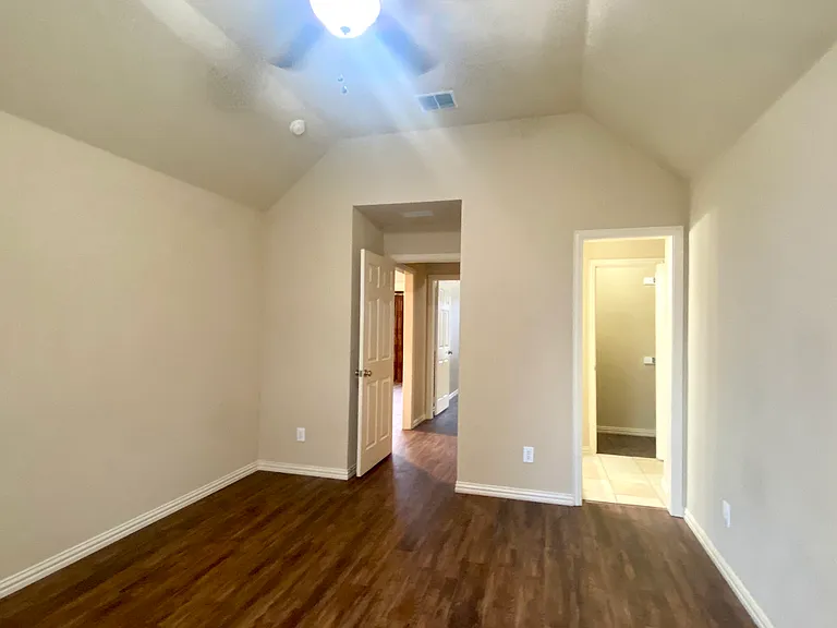 11563 Avondale Dr — Photo 10
