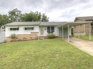 1108 N Maple Ave E, Sand Springs, OK 74063