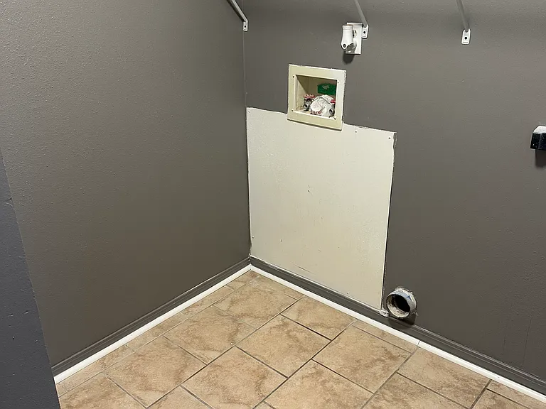 11620 Chemstrand Rd #10 — Photo 13