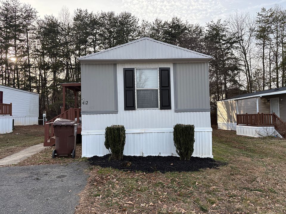 1st image of 412 N Oaks Ct