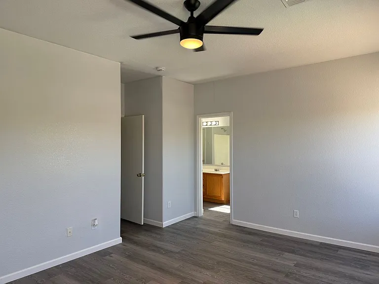 33190 N Cherry Creek Rd — Photo 14