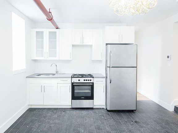 5th image of 567 E 22nd St #1