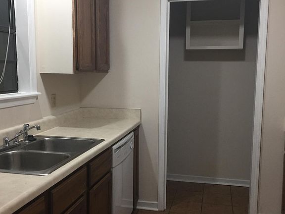 2nd image of 109 Bent Creek Cir N #B