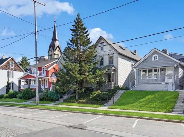 1021 E Pearson STREET, Milwaukee, WI 53202