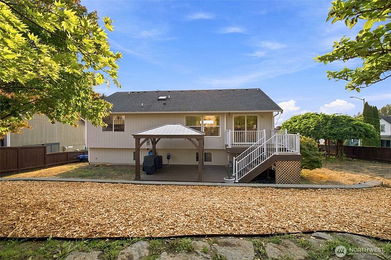 2nd image of 505 Hemlock Avenue