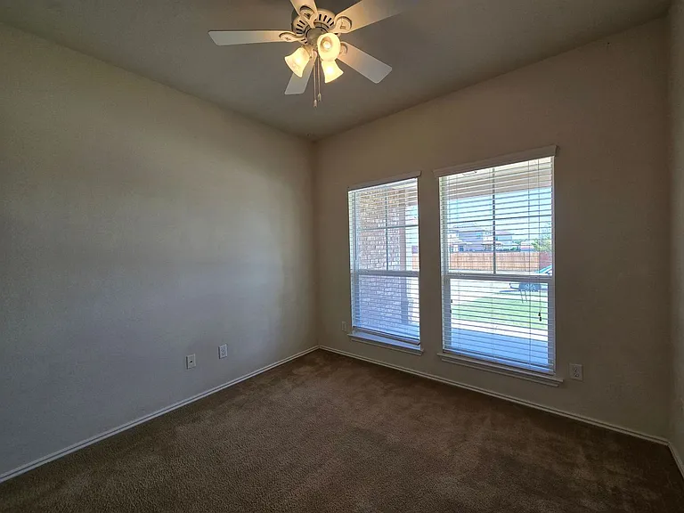 4604 Black Forest Ln — Photo 20