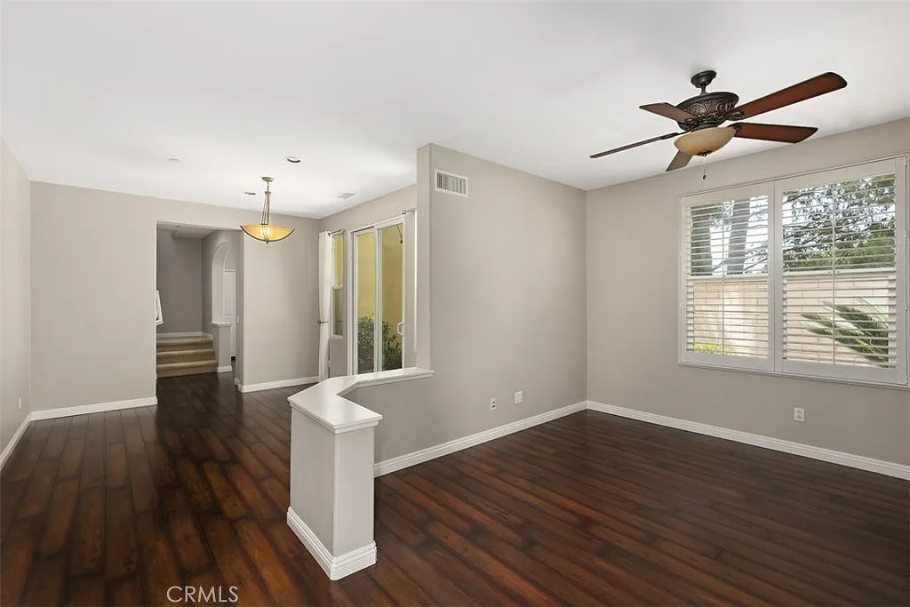 4 bed, 2.5 bath, 1534 sqft, $4,750 — Photo 2