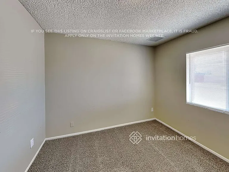 4136 N 81st Ave — Photo 13