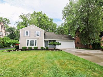 27065 Lake Rd, Bay Village, OH, 44140