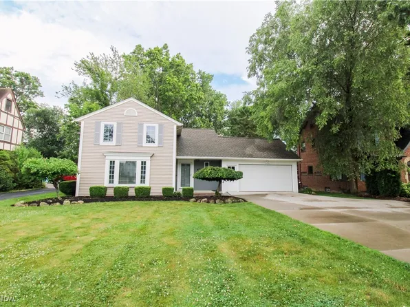 27065 Lake Rd, Bay Village, OH 44140