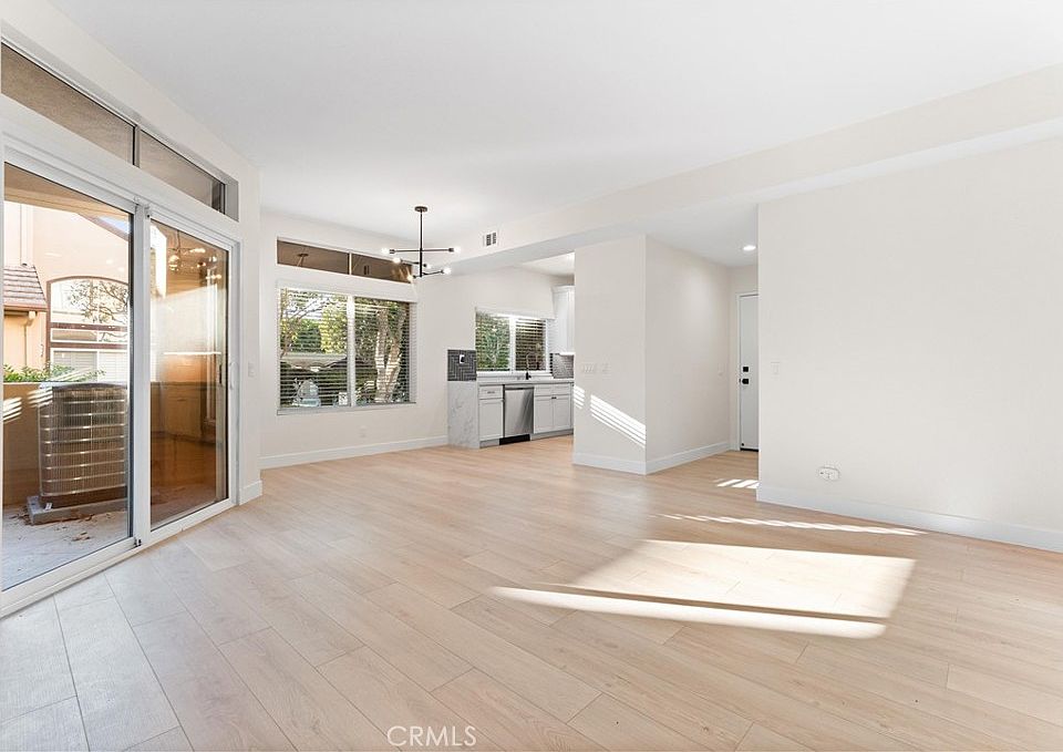 1st image of 13 Silvertide Dr #13