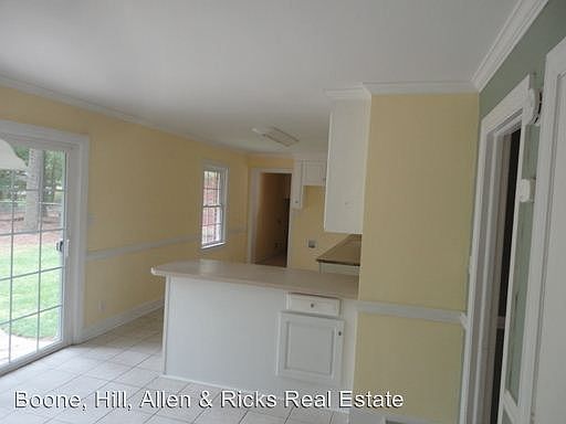 3rd image of 313 Timberlane Dr
