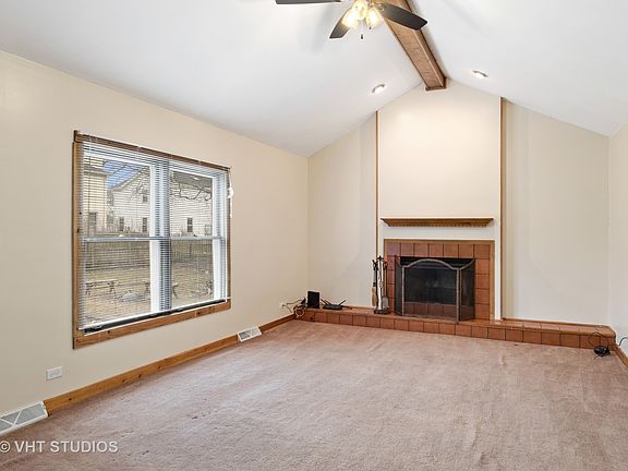 5th image of 2465 Newport Dr