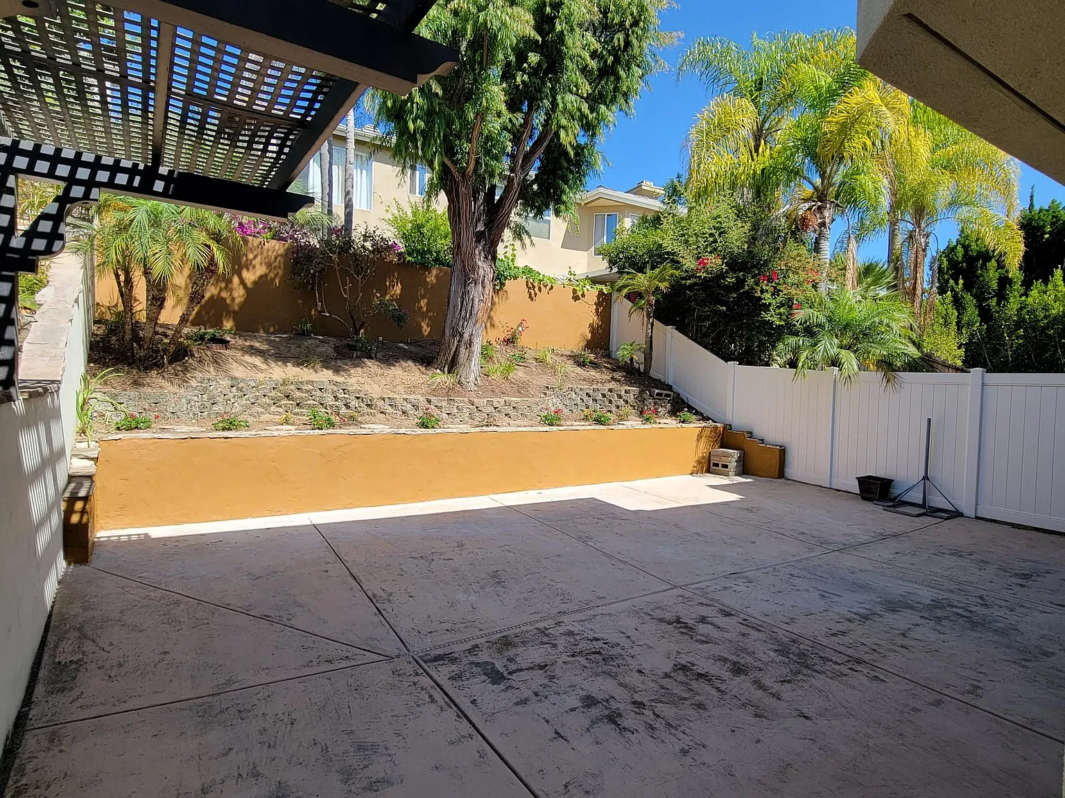 4 bed, 2119 sqft, $6,200 — Photo 4
