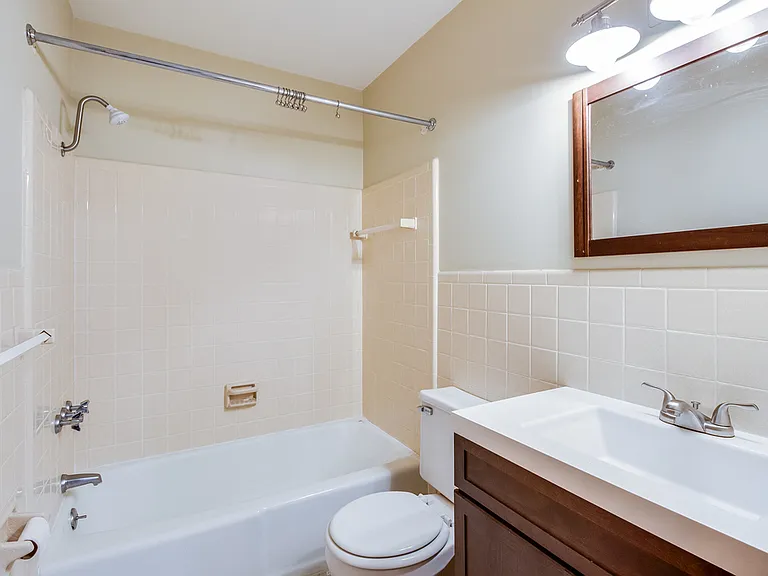 723 W Shiawassee St — Photo 13