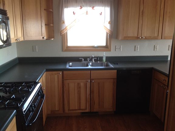 3302 Roughlock kitchen_03172016