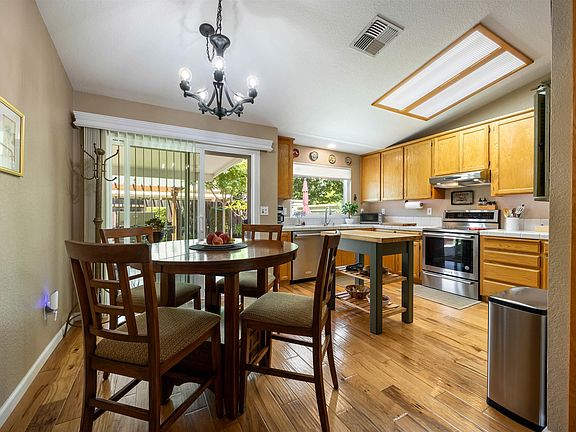 4th image of 1821 Bumgardner Ct