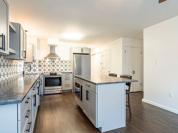 4th image of 6993 Silverwood St