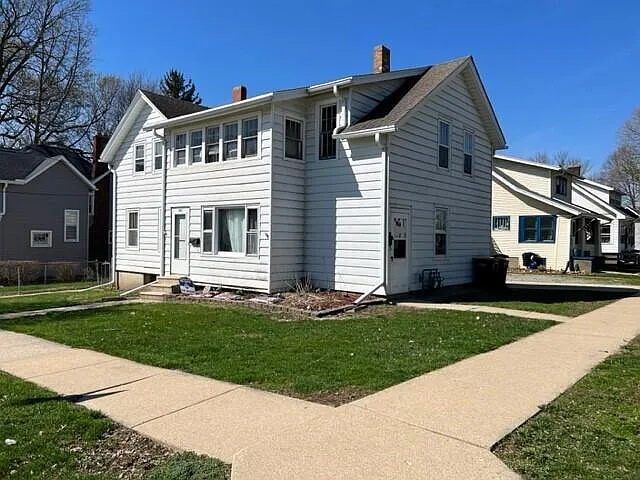 221 Jefferson STREET photo 1