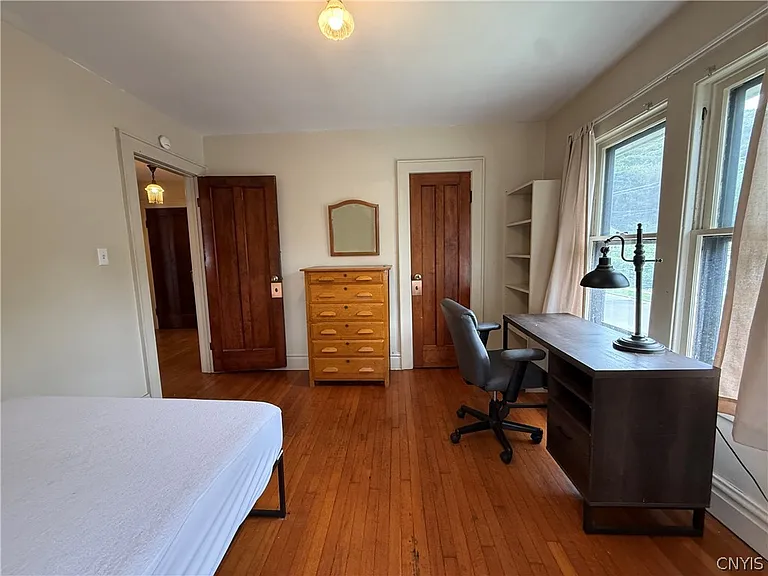 936 Lancaster Ave — Photo 20