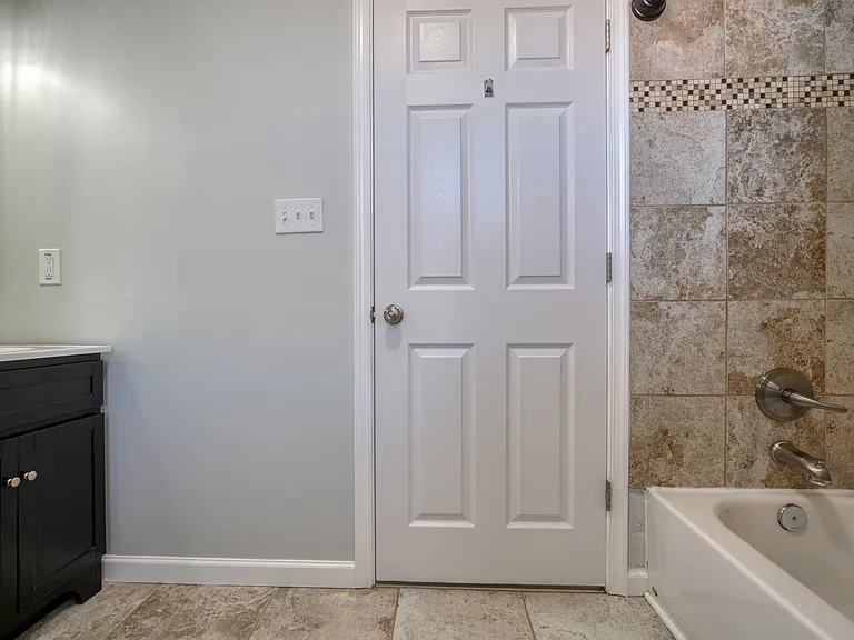 36 N Ellwood Ave — Photo 18