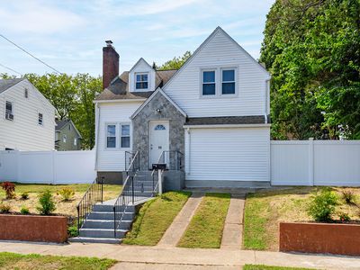 99 Carnegie Avenue, Bridgeport, CT, 06610