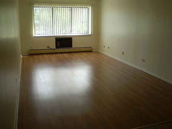 2nd image of 835 Pearson St APT 206