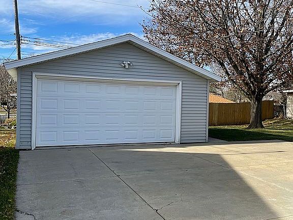 Large 2 car garage