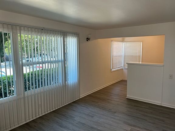4th image of 167 Capuchino Dr #1
