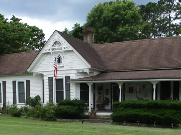 308 S Main St, Adairsville, GA 30103