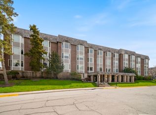 2400 Archbury Ln APT 1C, Park Ridge, IL 60068