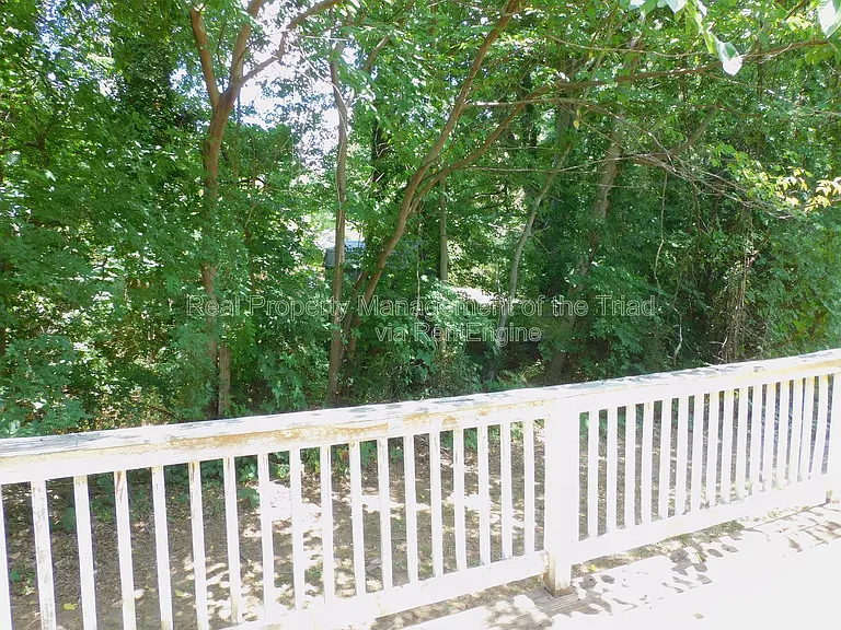 1805 Cody Ave — Photo 21