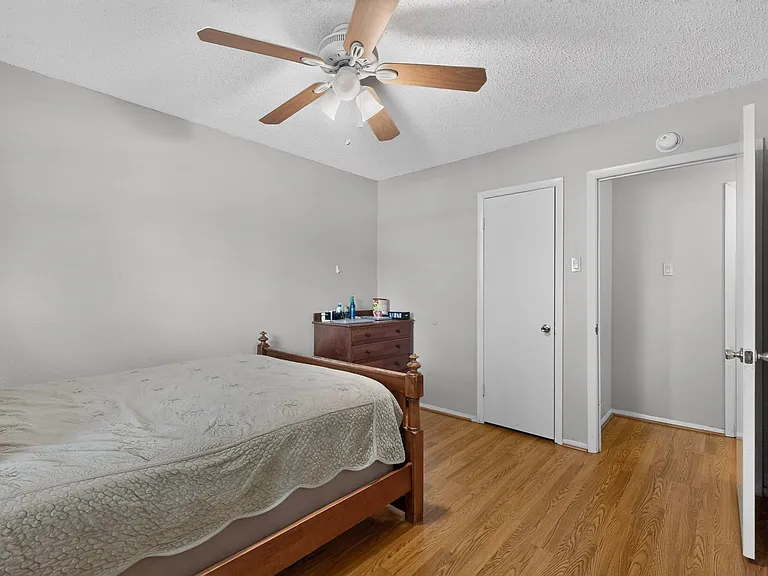 1514 Douglas Dr — Photo 31