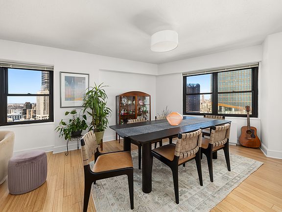 3rd image of 20 W 64th St APT 23K