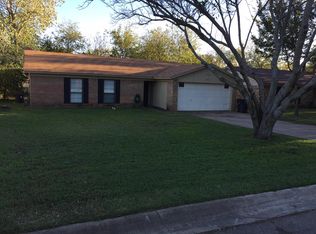 1207 Davis St, Cleburne, TX 76033